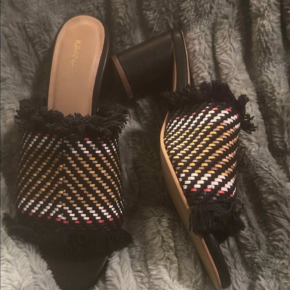 JOHNNY WAS SAMOS SANDAL
BLACK Multicolor Woven Block Heel Slide Sandals - Picture 2 of 5